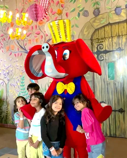 Meet & Pose with Imagicaa Stars