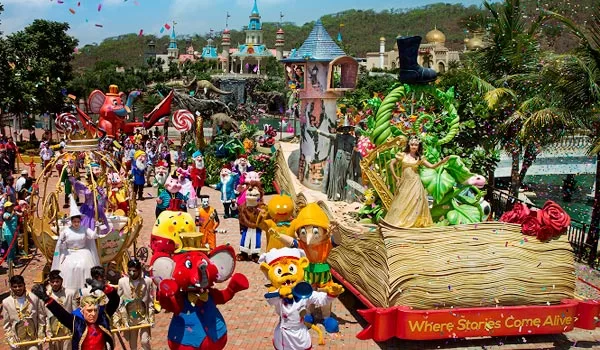 Enjoy The Grand Imagicaa Parade at the Best theme park in India