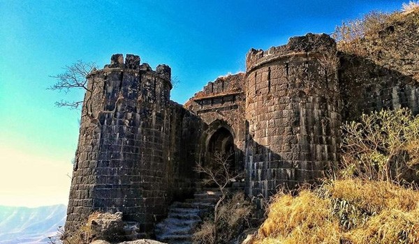 Best Places to Go Near Pune in Monsoon for a Refreshing Getaway